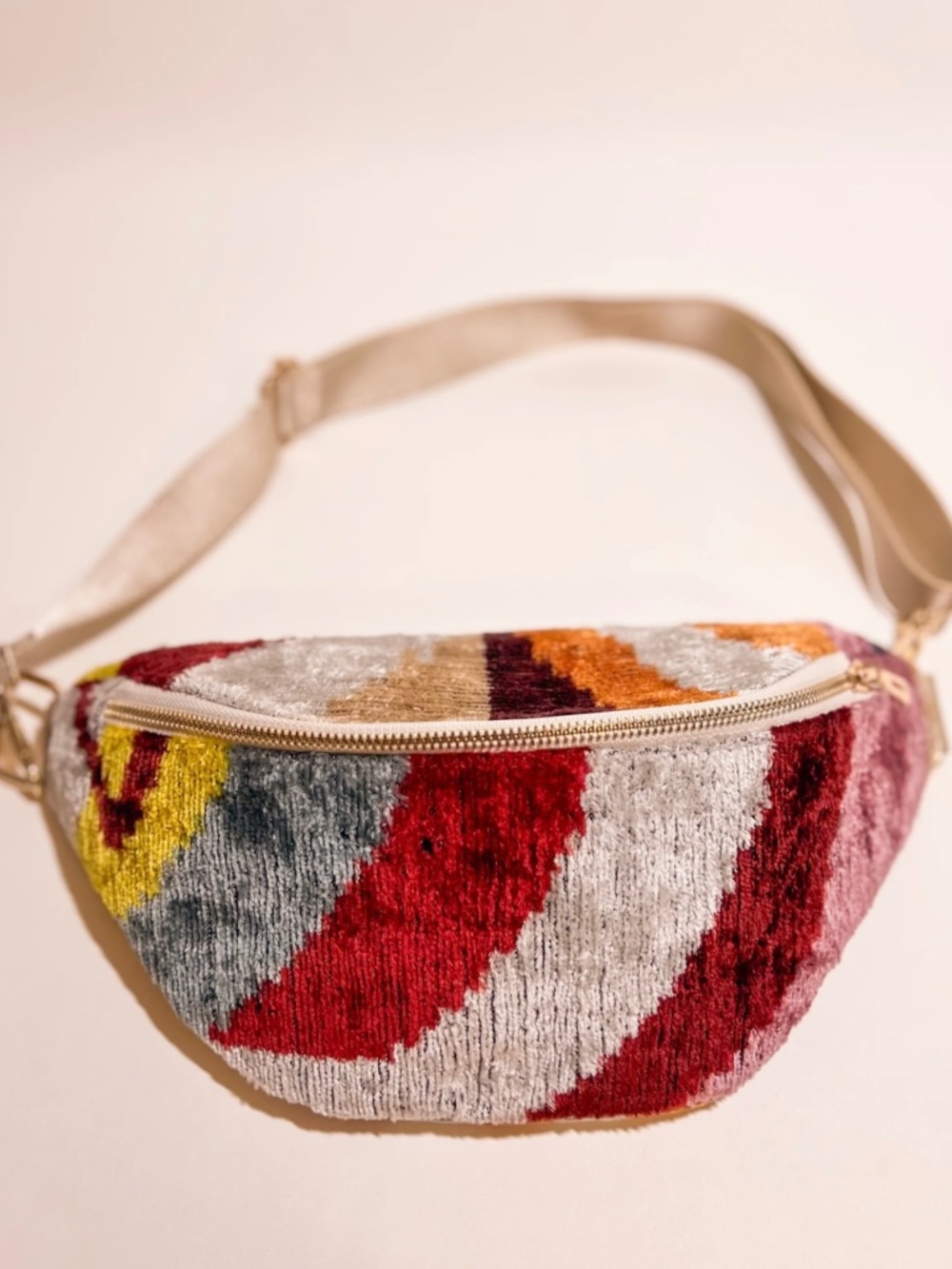 Wolf & Willa Vintage-Inspired Fanny Pack Semi Structured Nylon Strap Adjustable